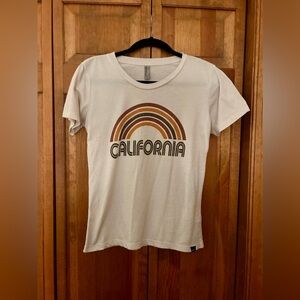 TechStyles Sportswear Women’s S Vintage Inspired Grey “California” Rainbow Shirt